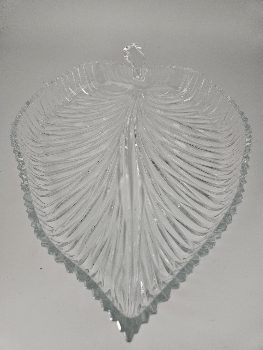 Source Unknown Clear Leaf-Shaped Glass Tray